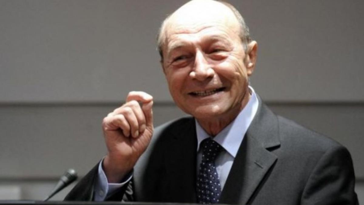 Ce pensie are fostul președinte Traian Băsescu. „Cu asta am ieşit, vă aduc fluturaşul”