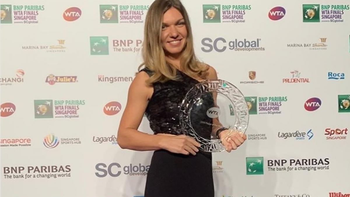 Simona Halep a devenit prima jucătoare din lume care a primit trofeul „Chris Evert”