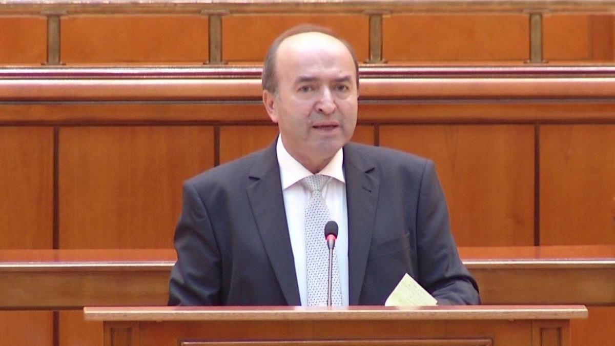 Zi crucială pentru Justiţie. Tudorel Toader răspunde acuzațiilor aduse de opoziție: „Nu trebuie să se mai moară în închisori”