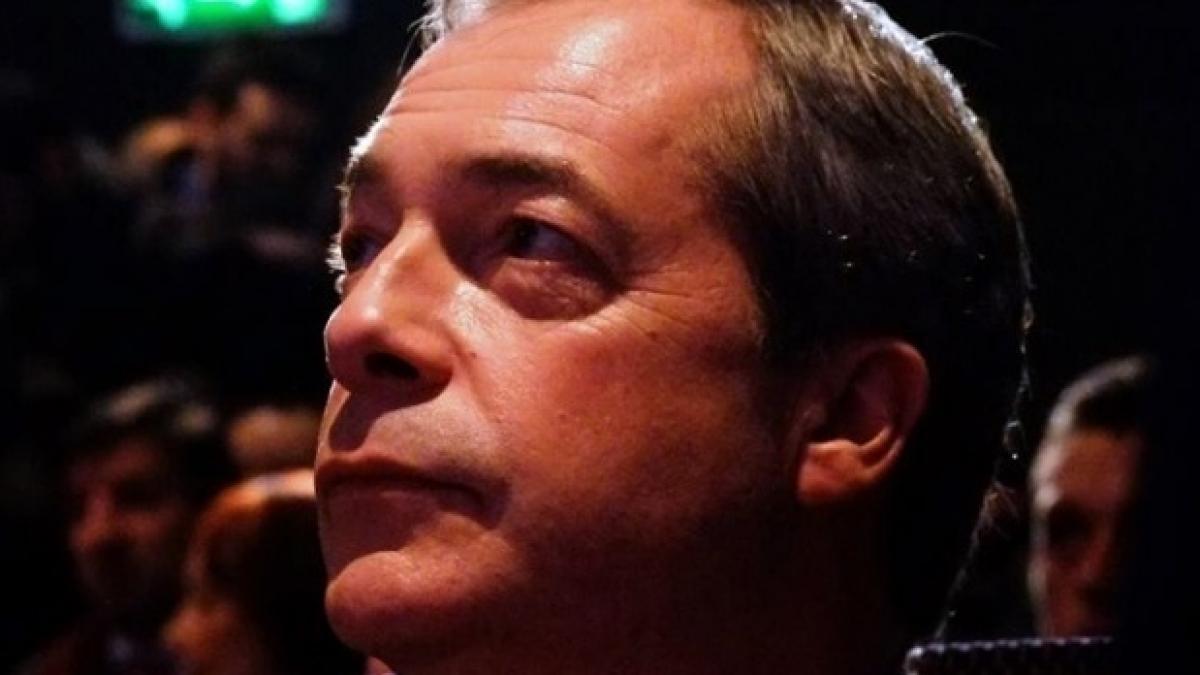  Nigel Farage, reacție dură după rezoluția PE în cazul României: Sunteţi ameninţaţi ca vechea doctrină Brejnev, a suveranităţii limitate, să fie aplicată ţării voastre. Treziţi-vă!