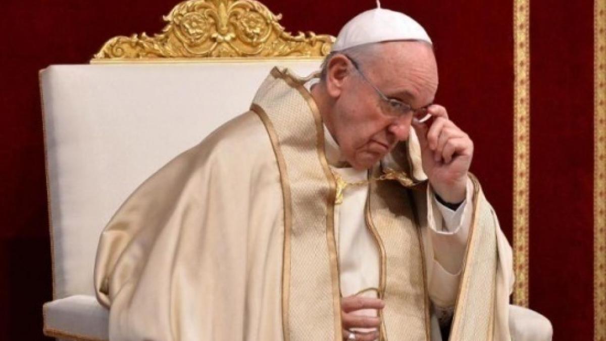 Papa Francisc: Biserica Catolică vede homosexualitatea ca fiind un păcat. Drept urmare, biserica recomandă ca oamenii cu astfel de tendinţe să nu fie acceptaţ