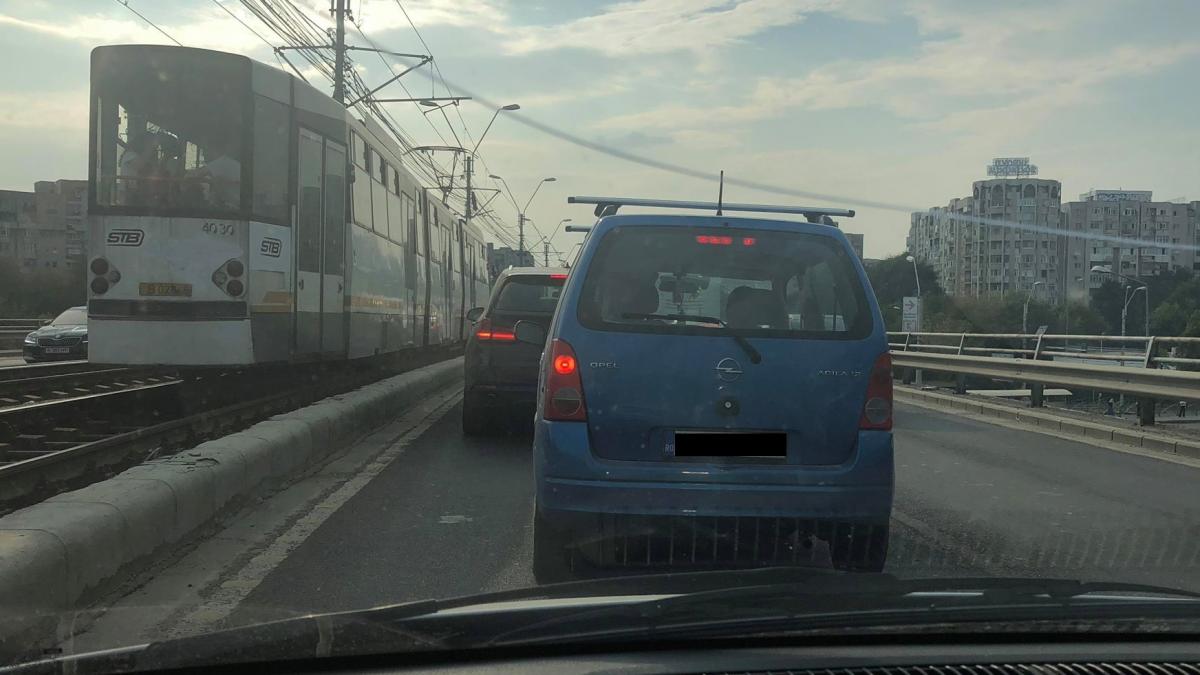 Accident în zona Podului Grant din Capitală. Au fost implicate patru maşini 