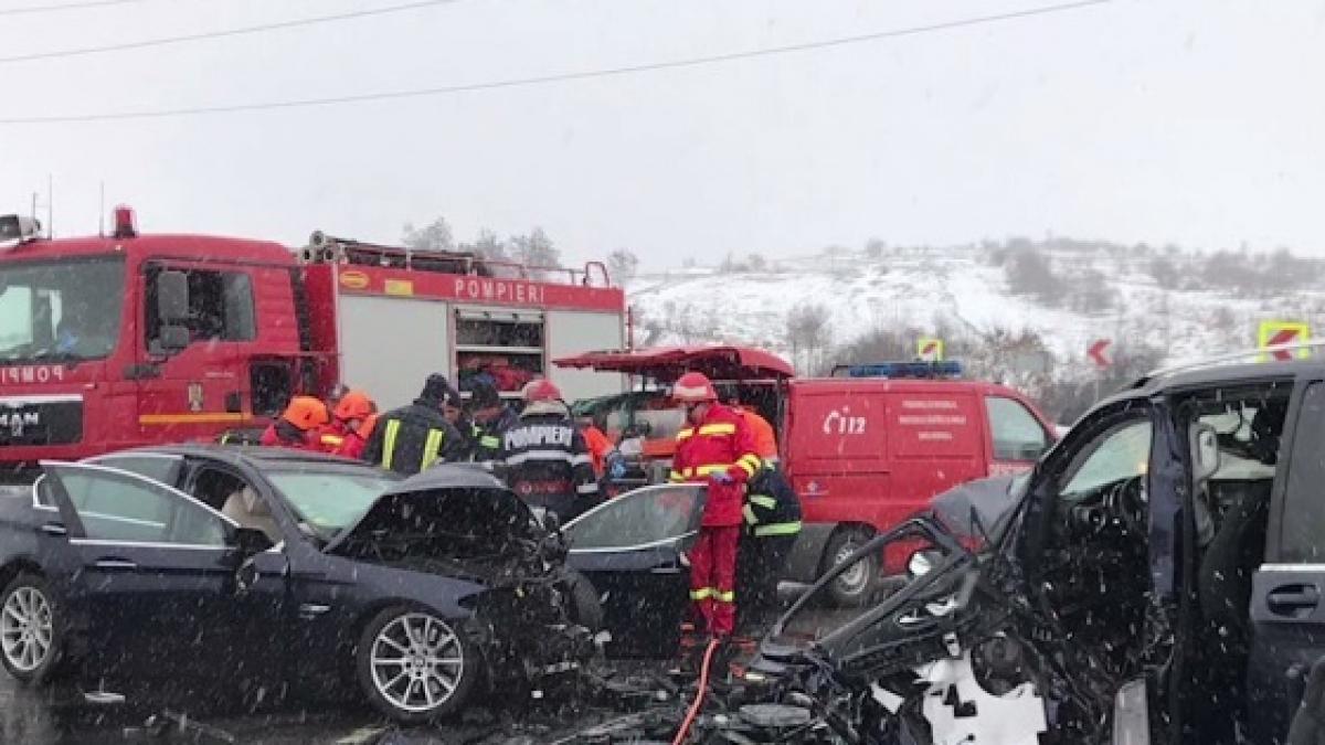 Un rănit grav într-un accident pe DN 6. Elicopterul SMURD nu a putut interveni din cauza ceţii 