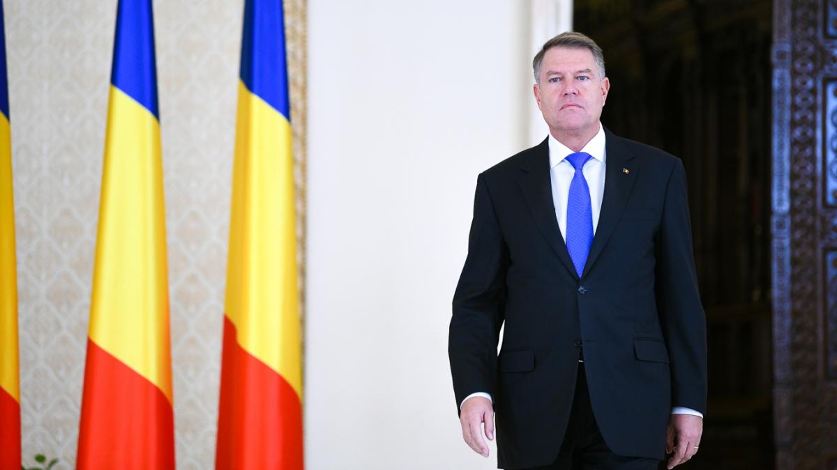 Iohannis, implicat într-un nou scandal. Președintele, acuzat că face legea pe pârtie