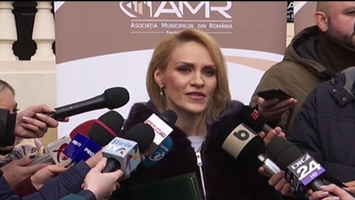 Gabriela Firea: Am venit cu perfuzii la birou