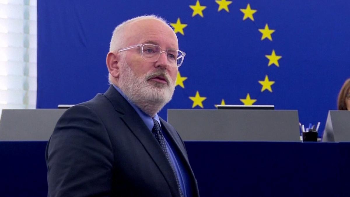 Plângere penală pentru Frans Timmermans. Secția pentru investigarea infracțunilor din justiție cere socoteală lui Lazăr și prim-vicepreședintelui Comisiei Europene