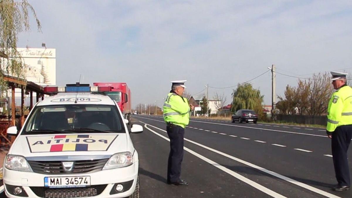 Incident revoltător în Timiș. Doi polițiști au fost jigniți în direct pe Facebook