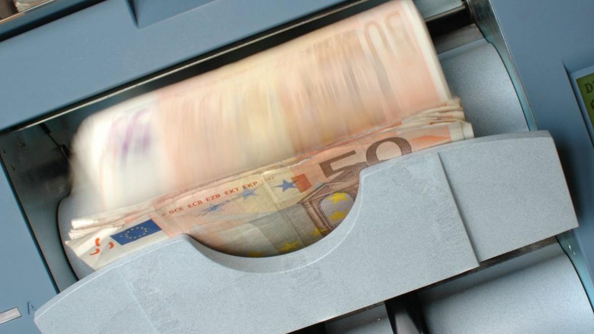 CURS VALUTAR. Euro crește din nou. La cât a ajuns moneda europeană