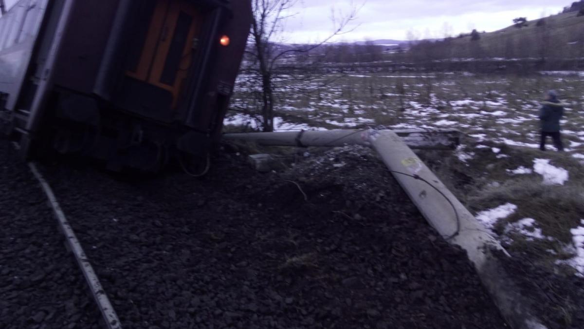 Un nou tren a deraiat de pe șine în Brașov