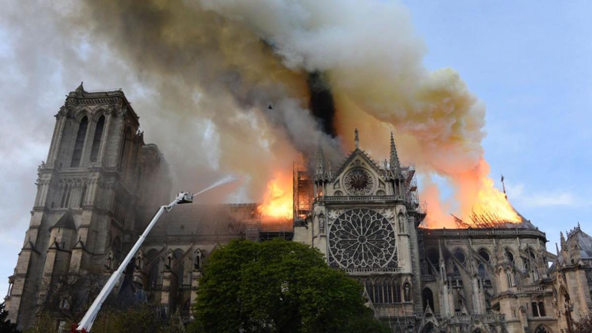 Audieri după incendiul de la Catedrala Notre-Dame