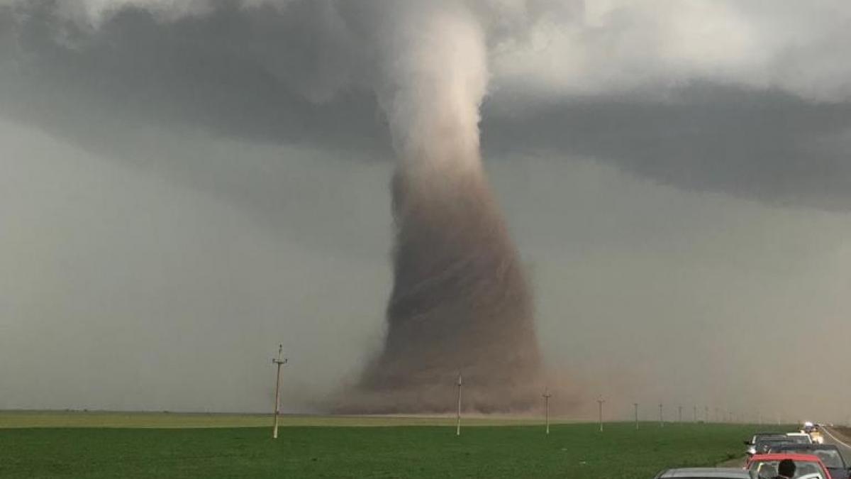 Ce au văzut oamenii pe cer înainte de tornada înspăimântătoare de la Drajna  