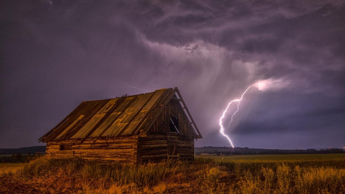 Cod galben de instabilitate atmosferică, în județe din Transilvania