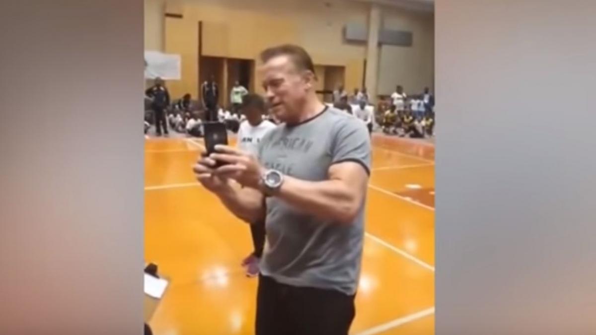 Nici Terminator nu mai e ce a fost! Arnold Schwarzenegger, atacat violent în timpul unui concurs (VIDEO)