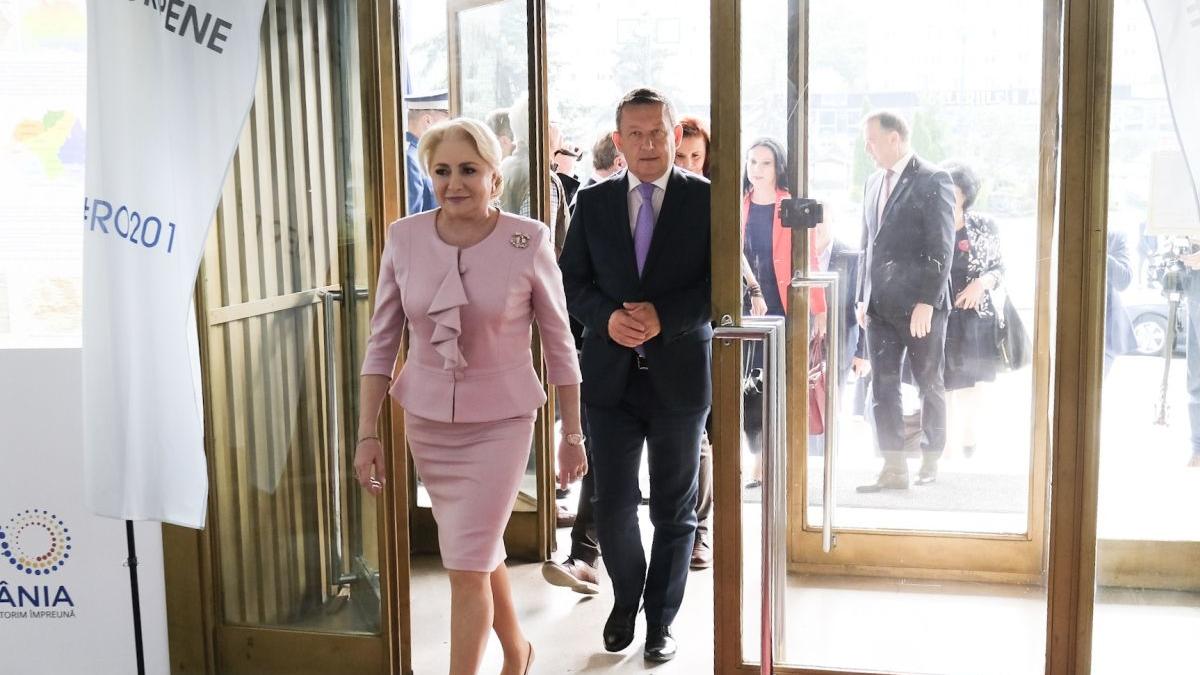 Viorica Dăncilă: „Avem tineri care au înţeles că nu prin jigniri şi nu prin violenţă pot soluţiona problemele” 