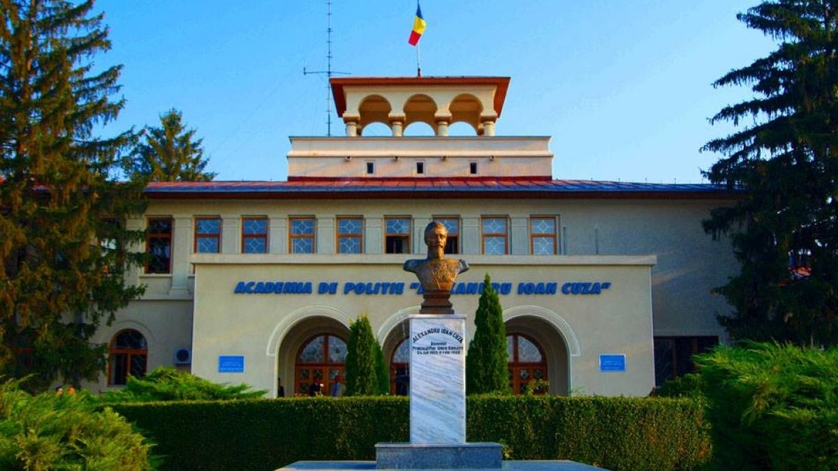 MAI: Rectorul și prorectorul de la Academia de Poliție și-au dat demisia