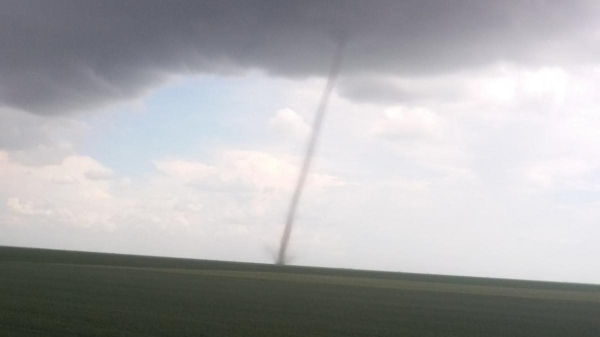 O nouă tornadă, surprinsă în România