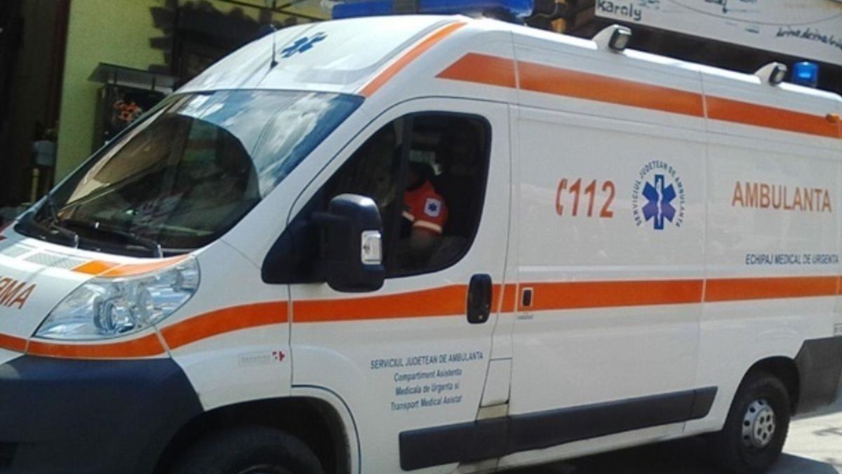 Tragedie în județul Vaslui! Un bărbat de 51 de ani a murit după ce ambulanța a rămas împotmolită în noroi