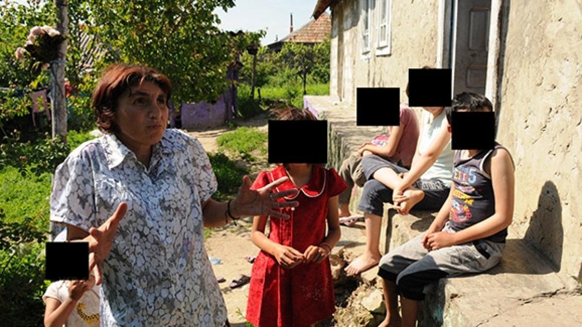 Dorel e din Vaslui și ani de-a rândul și-a violat fiicele împreună cu un pușcăriaș. Era dezmăț aproape în fiecare zi și la un moment dat vecinii au mers la poliție să spună tot. E incredibil ce s-a petrecut apoi