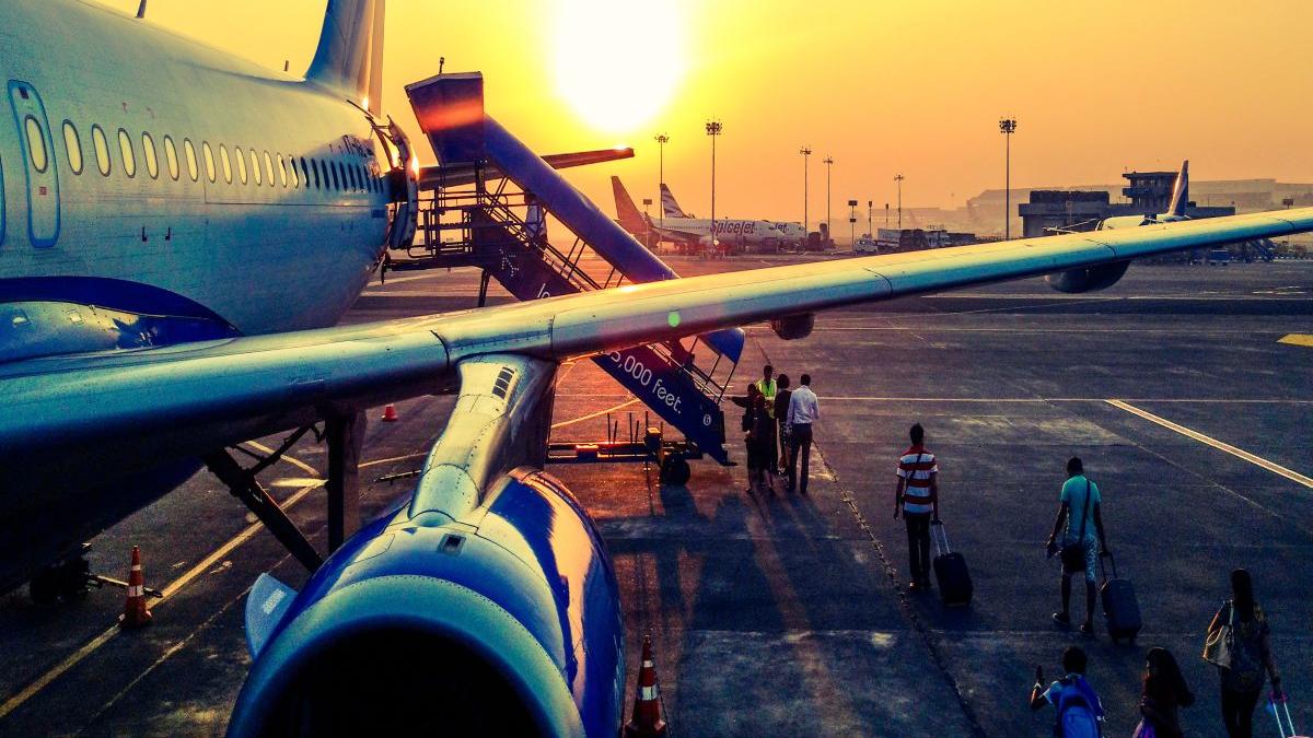 Sfat de sănătate. Cum trecem peste frica de avion - Această fobie se vindecă!