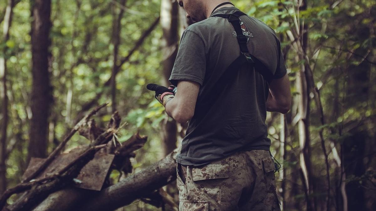 Vecinii erau terorizați de Voicu în fiecare zi. Militarul din Cluj ajunsese să facă instrucție cu ei. Autoritățile au aflat și au venit imediat. E incredibil ce i-a făcut bărbatul unui polițist