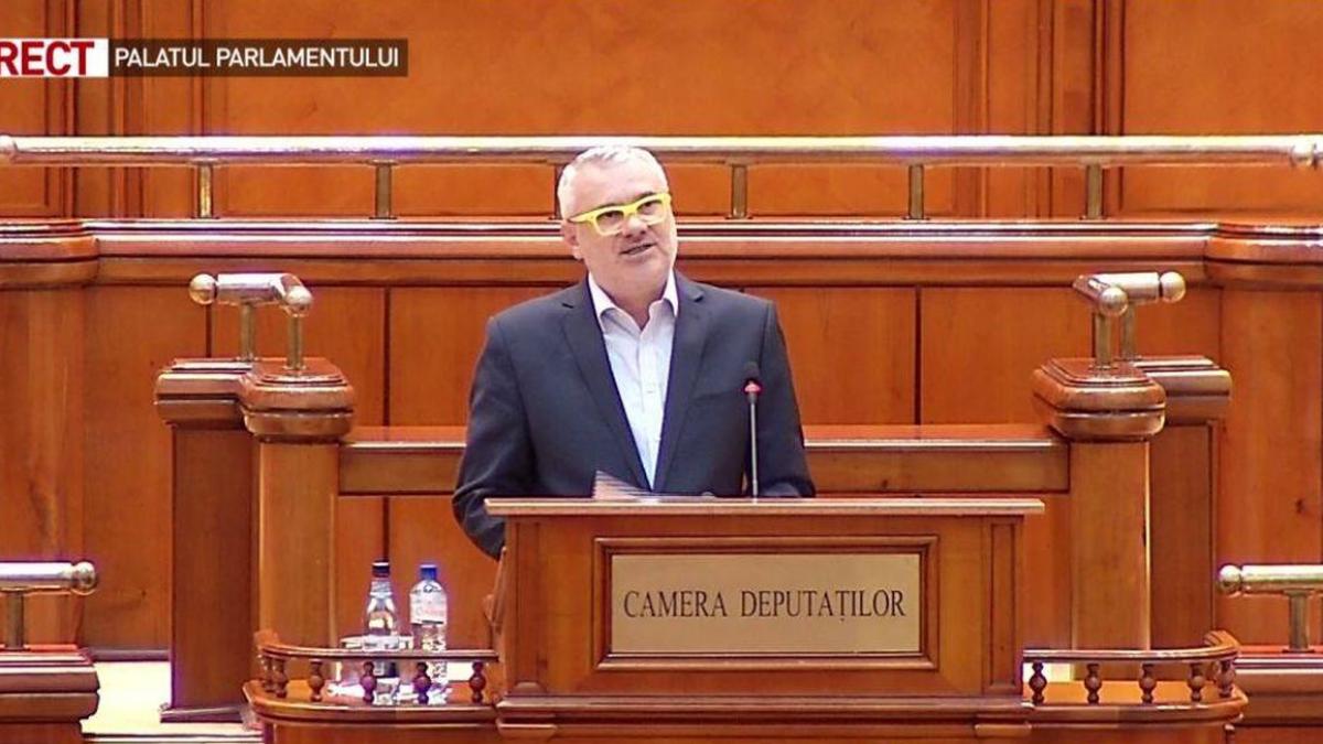 Moţiunea de cenzură, citită în plenul Parlamentului de Gigel Ştirbu