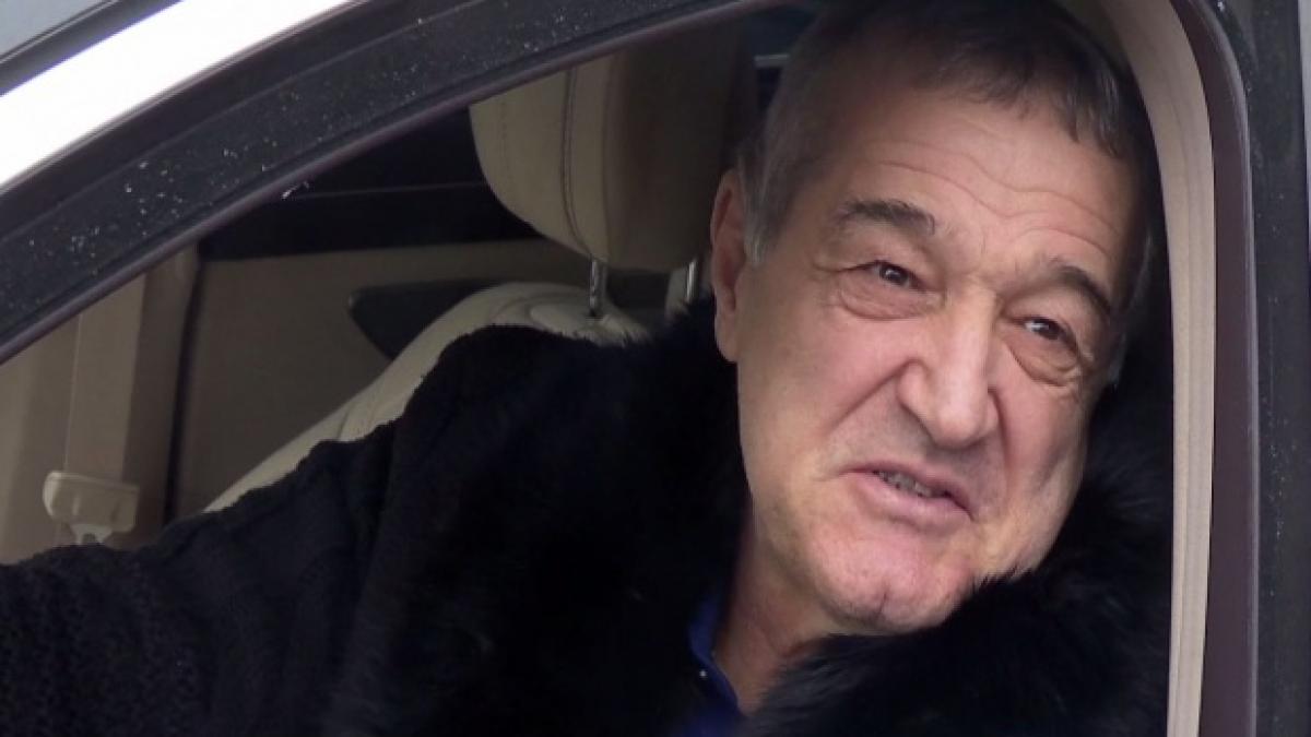 Cum a fost surprins Gigi Becali ieșind dintr-o bancă? Este halucinant de-a dreptul!