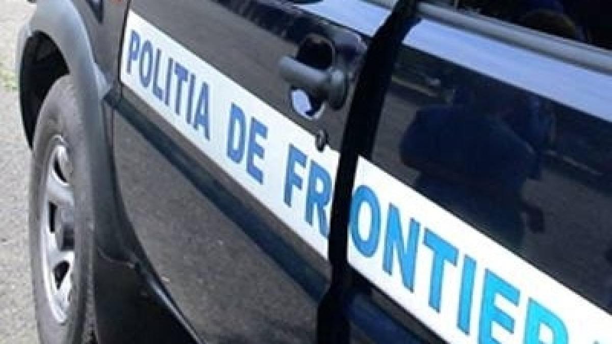 Polițiștii de frontieră din Arad au crezut că nu văd bine, când au văzut ce ieșea de sub fusta unei femei