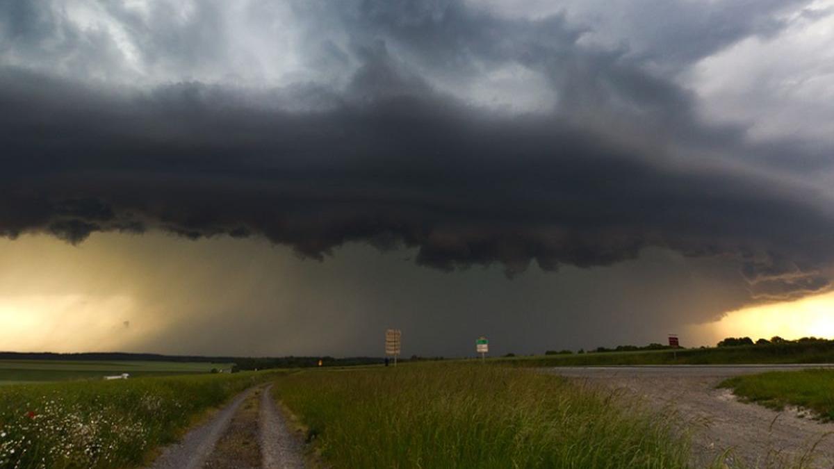 Alertă meteo: Cod galben de ploi și vijelii în mai multe regiuni ale țării