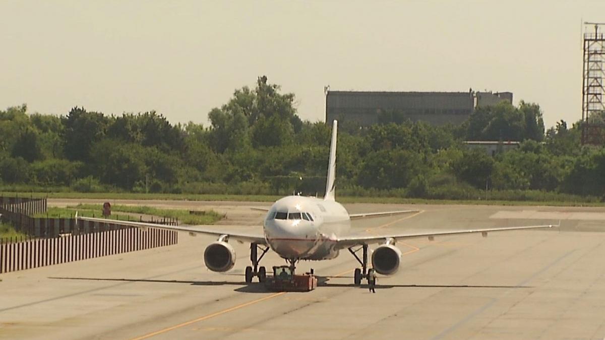 Modernizare pe Aeroportul Otopeni. Pista numărul 2, refăcută