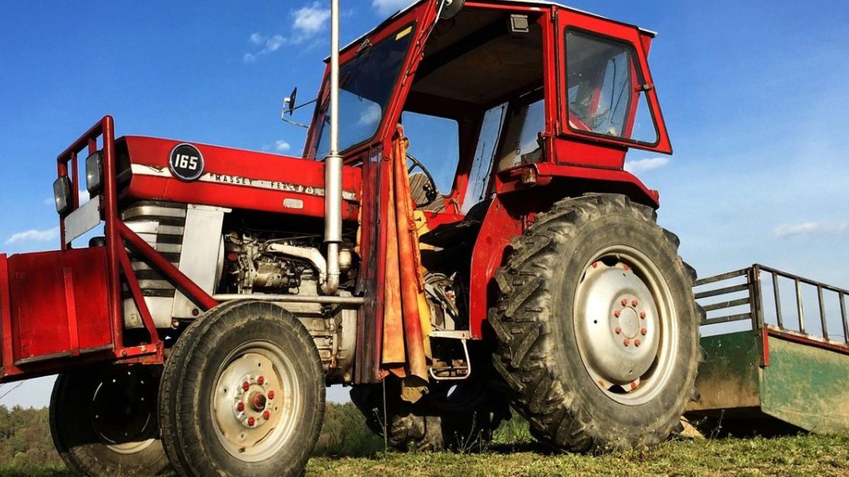 Tragedie în Olt. Un bărbat a murit strivit de tractor