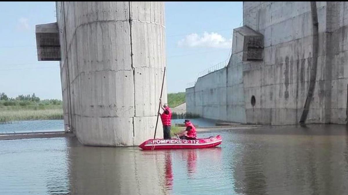 Alertă în Capitală! O persoană s-ar fi sinucis în Lacul Morii