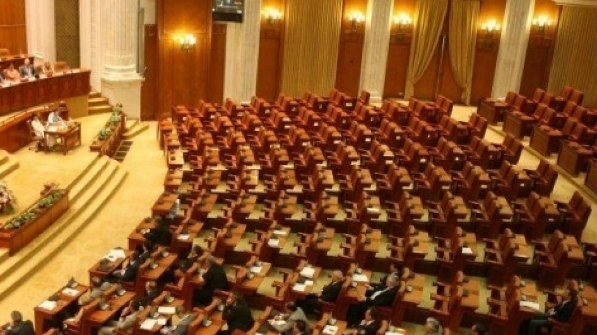 PNL, USR şi PMP acuză PSD şi conducerea Camerei Deputaţilor de abuz în serviciu