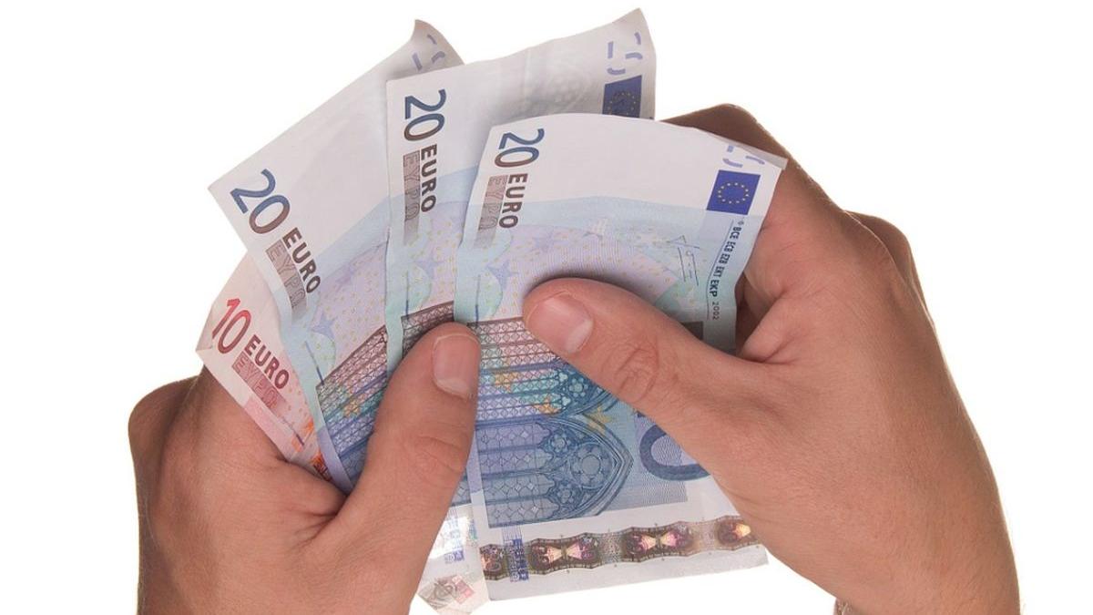 Curs valutar 17 octombrie 2019. Leul s-a depreciat în raport cu euro