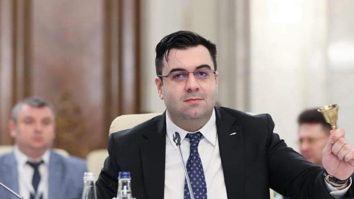 Răzvan Cuc, replică acidă pentru Victor Ponta: „Cel mai bine ar fi să rămâneți cu ce știti cel mai bine. Cu trădarea și minciuna!”