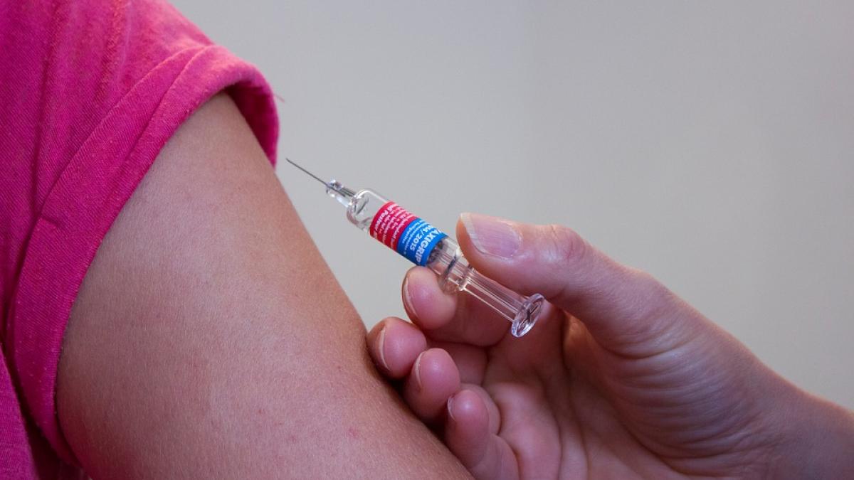 A început vaccinarea antigripală gratuită în cabinetele medicilor de familie din toată ţara