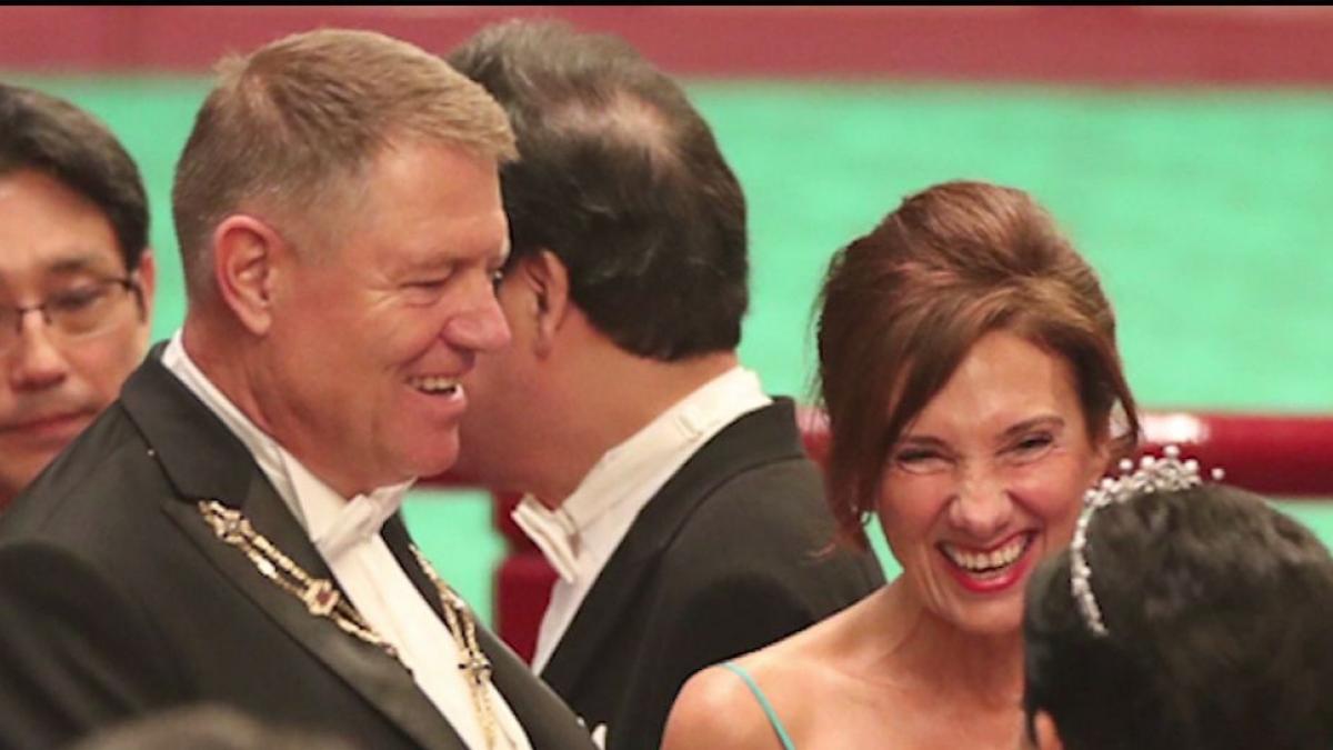 Imagini de la Banchetul Imperial din Japonia. Ce rochie a ales să îmbrace soţia lui Klaus Iohannis - VIDEO