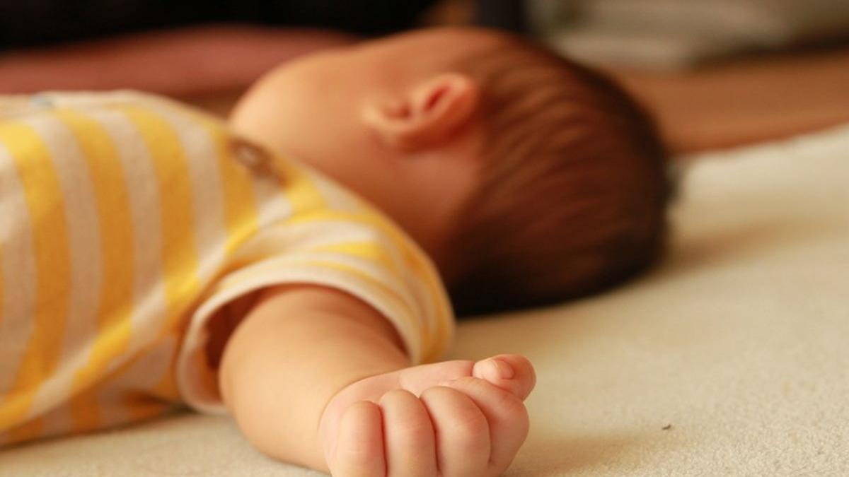 Bebeluș găsit mort în incinta unei firme din Topoloveni. Mama nou-născutului e angajată a societății respective