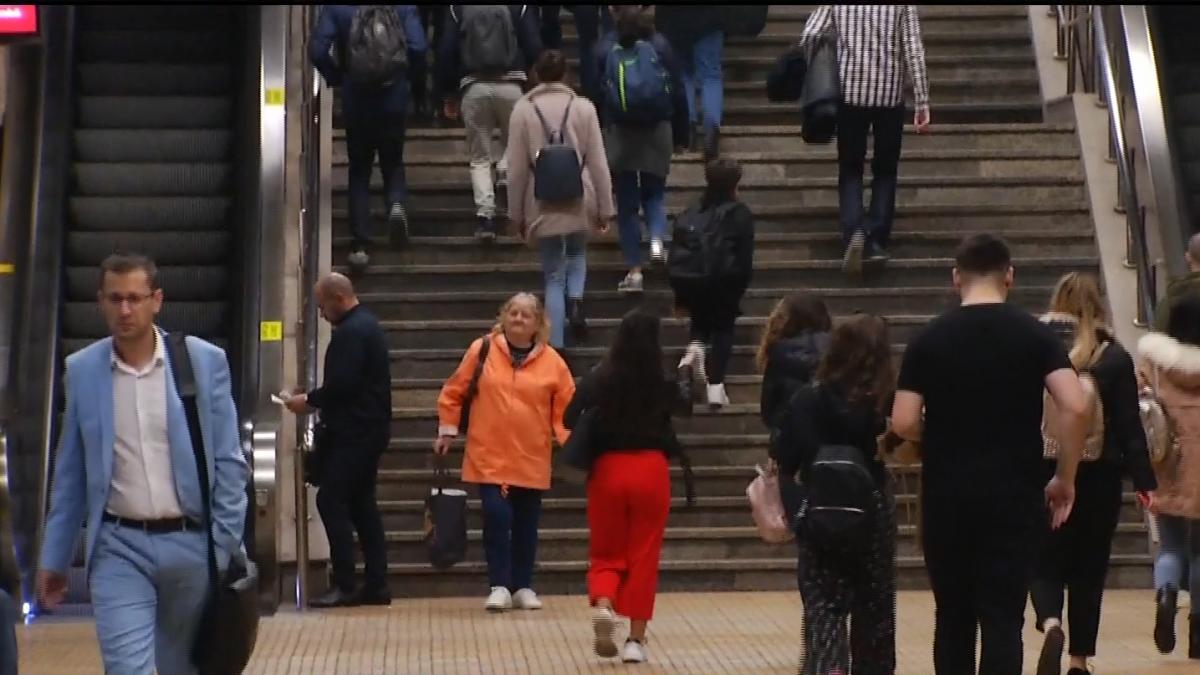 Veste bună pentru bucureșteni! De astăzi, accesul la metrou se poate face cu cardul 