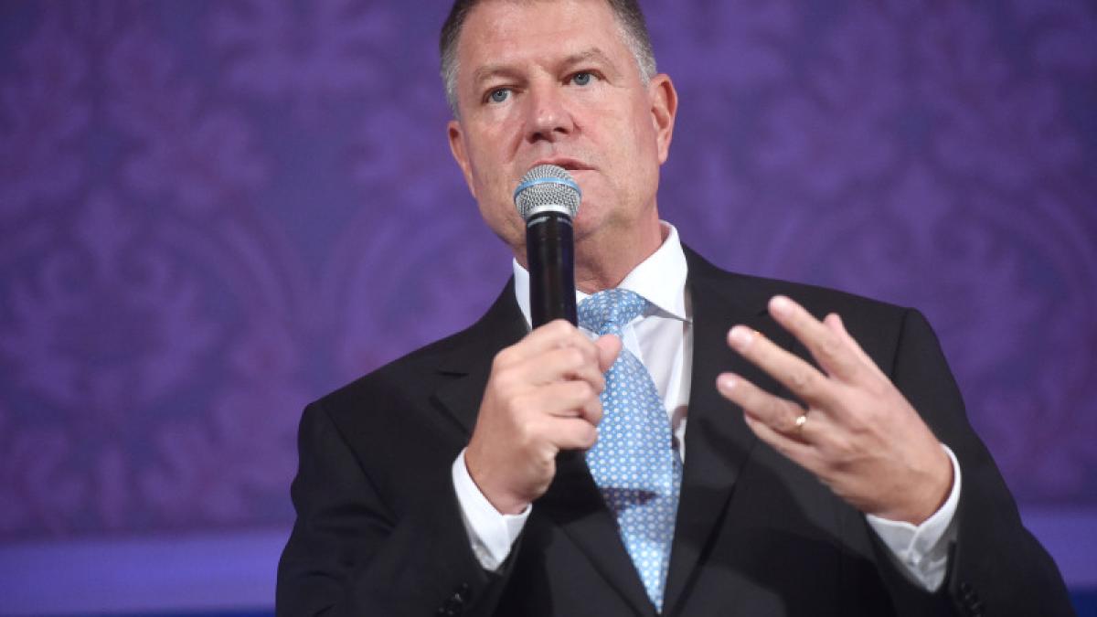 Cum a evitat Klaus Iohannis întrebarea cu aria cercului la dezbaterea cu jurnaliştii