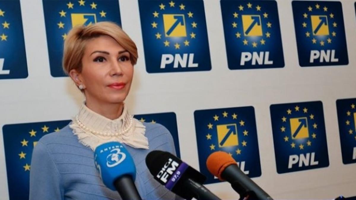 Vicepremierul Raluca Turcan: Pentru creşterea salariului minim există calcule şi cu alţi indicatori decât productivitatea muncii şi inflaţia