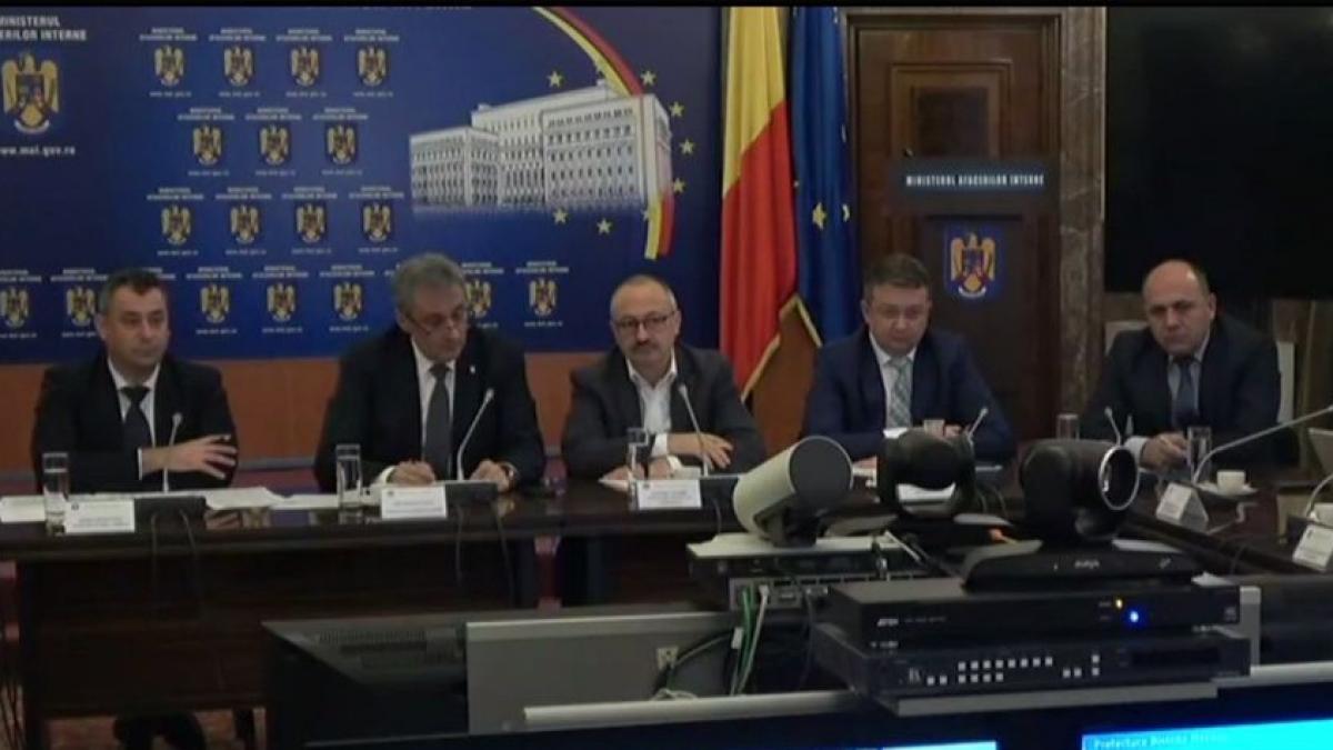 Prefectul de Bistriţa i-a cerut ministrului Marcel Vela să îl demită: ''Nici eu nu pot rezolva problema urşilor!'' - VIDEO