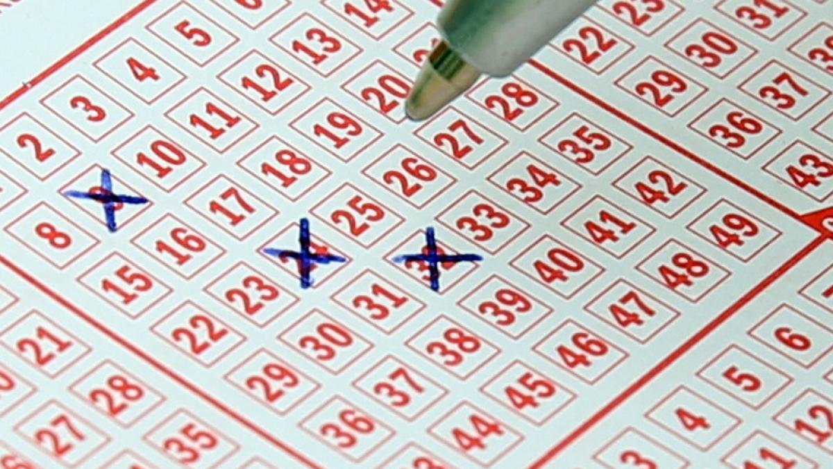 LOTO 6/49. Report de peste patru milioane de euro la Loto 6/49