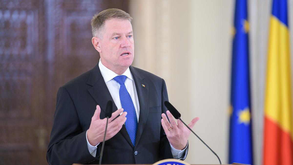 Klaus Iohannis, de acord să aibă indemnizaţia de preşedinte îngheţată: „E nevoie de un mix de măsuri pentru reducerea deficitului”