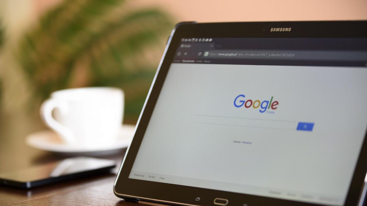 Căutări neobișnuite ale românilor pe Google în 2019. Prohodul și cum se calculează aria cercului, pe lista scurtă