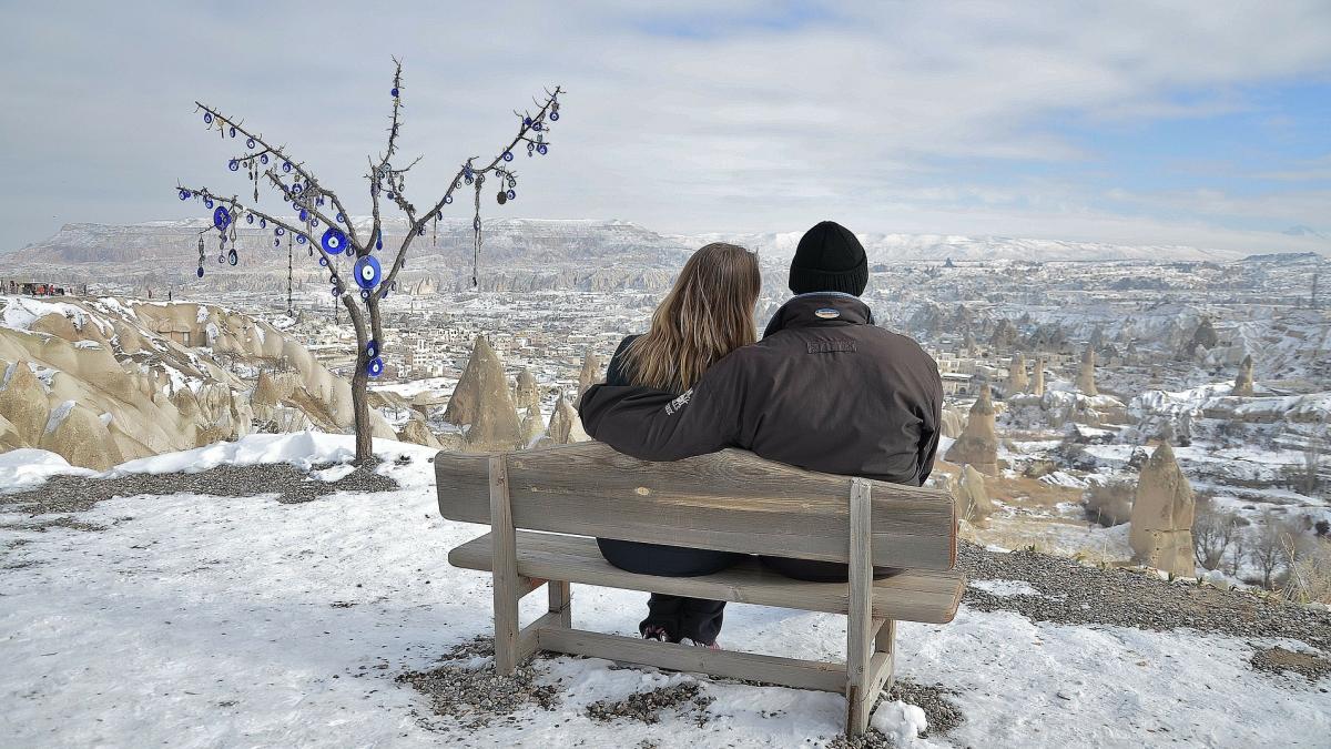 VREMEA. Prognoza meteo. Iarna se întoarce. Unde se anunţă ninsori de Crăciun şi ce regiune va fi cea mai afectată de vremea rea