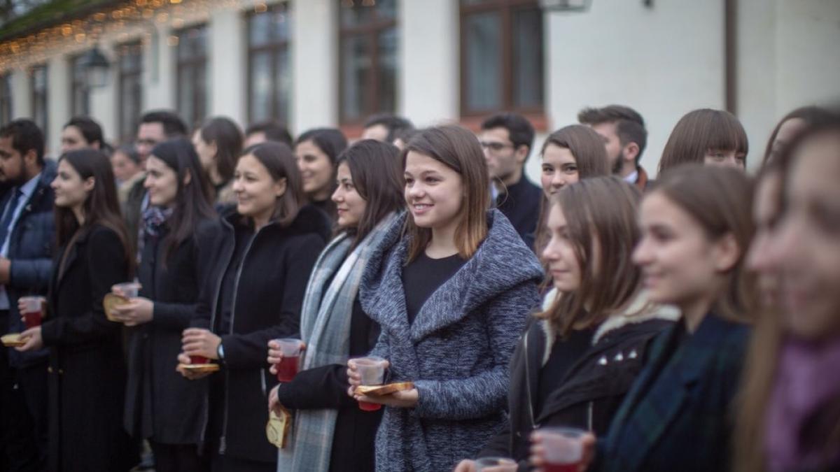 Sărbători Fericite 2019! Gest minunat al Familiei Regale