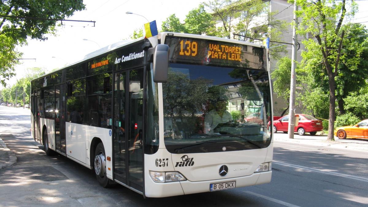 Vlad se afla în autobuzul 139 când a auzit un băiețel vorbind cu bunica sa. La un moment dat s-a făcut liniște! Replica copilului i-a lăsat mască pe toți 