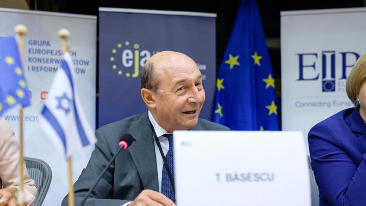 Traian Băsescu, avertisment după atacul iranian: ”Vai de cel care va primi lovitura SUA”