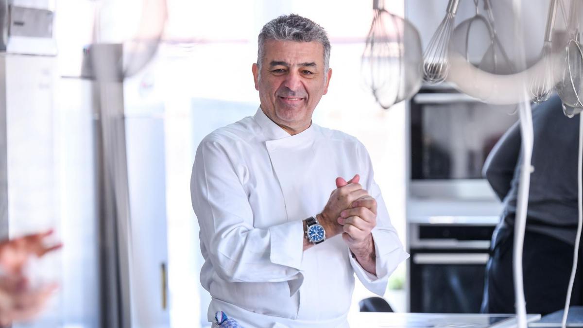 Chef Joseph Hadad, transportat de urgenţă la spital, după ce i s-a făcut rău