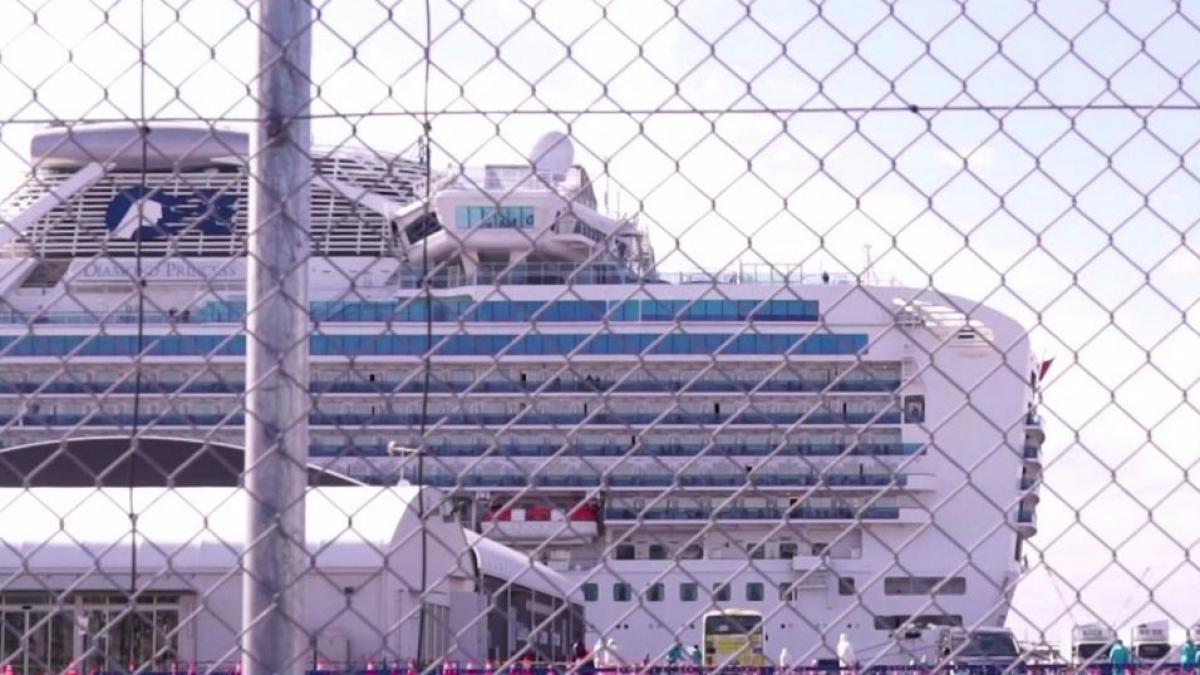 Cei şase români de pe nava Diamond Princess ar putea reveni astăzi în ţară